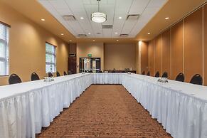 Best Western Plus Bathurst Hotel & Suites