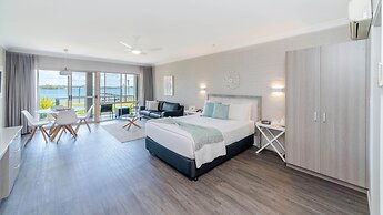 Moby Dick Waterfront Resort Motel