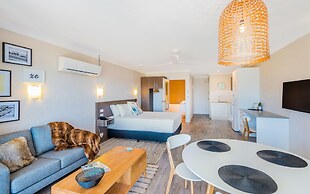 Moby Dick Waterfront Resort Motel