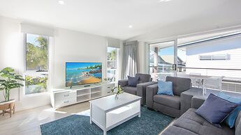 Moby Dick Waterfront Resort Motel