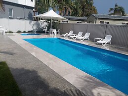 Moby Dick Waterfront Resort Motel