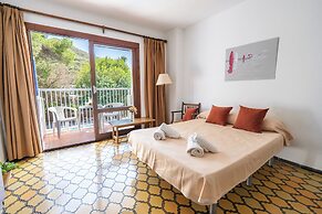 Apartamentos Cala LLonga Playa Ibiza