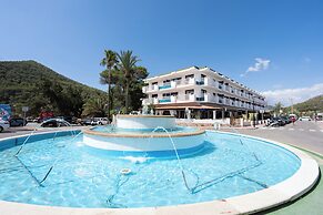 Apartamentos Cala LLonga Playa Ibiza