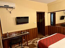 YaahoT Hotel