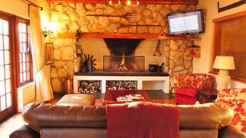 Oakhurst Hotel