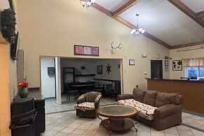 Lone Tree Inn
