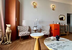 Bon Ton Design Rooms by DOT Suites