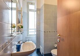 Bon Ton by DOT Suites