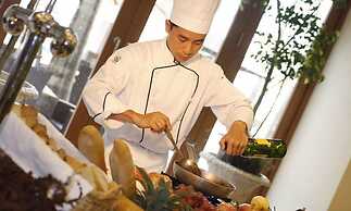 The Avenue Plaza Hotel