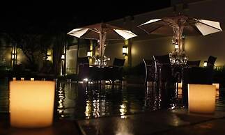 The Avenue Plaza Hotel