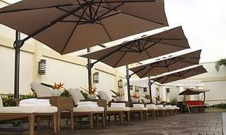 The Avenue Plaza Hotel