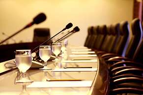 The Avenue Plaza Hotel