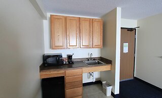 AmericInn by Wyndham Cedar Rapids Airport