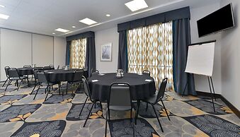 Hampton Inn & Suites Des Moines Downtown
