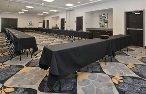 Hampton Inn & Suites Des Moines Downtown