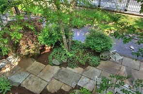 Howard Johnson by Wyndham Downtown Gatlinburg