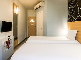 ibis Uberaba