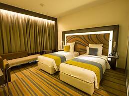 Novotel Kolkata Hotel & Residences Hotel