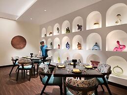 Novotel Kolkata Hotel & Residences Hotel