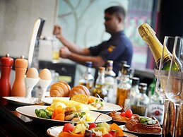 Novotel Kolkata Hotel & Residences Hotel