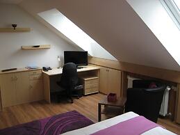 Neu Heidelberg - Guesthouse & Apartments