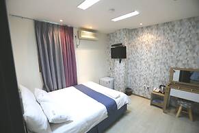 Must Stay Hotel Myeongdong