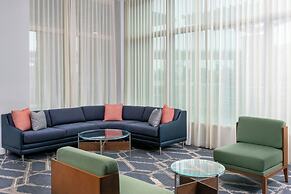 Courtyard Buffalo Downtown / Canalside