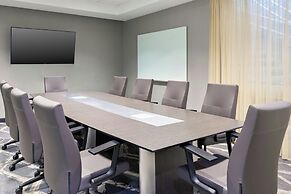 Courtyard Buffalo Downtown / Canalside