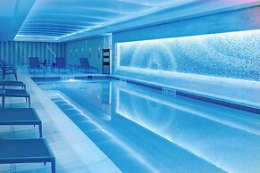 Courtyard Buffalo Downtown / Canalside