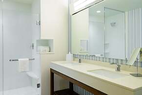 Courtyard Buffalo Downtown / Canalside