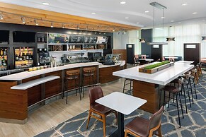 Courtyard Buffalo Downtown / Canalside