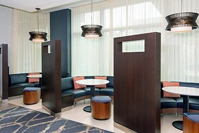 Courtyard Buffalo Downtown / Canalside