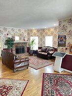 Carriage House Inn