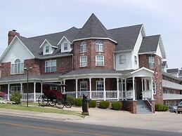 Carriage House Inn