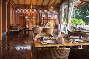 Beyond The Blue Horizon Villa Resort