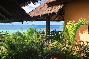 Beyond The Blue Horizon Villa Resort