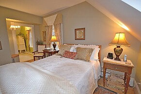 The Briarwood B&B