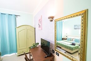 B&B Colorful Suite Yard