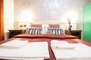 B&B Colorful Suite Yard