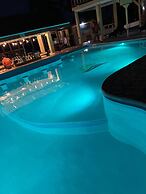 Tropical Paradise Hotel