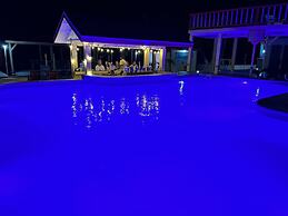 Tropical Paradise Hotel