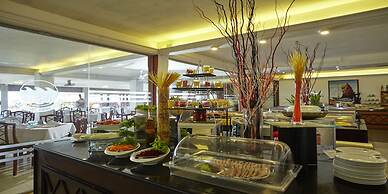 Coral Sands Hotel