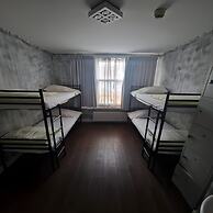 Amigo Hotel - Hostel