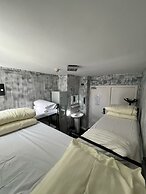 Amigo Hotel - Hostel