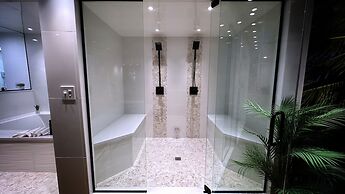 Sybaris Pool Suites Indianapolis