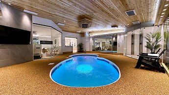 Sybaris Pool Suites Indianapolis