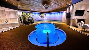 Sybaris Pool Suites Indianapolis