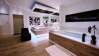 Sybaris Pool Suites Indianapolis