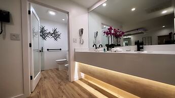 Sybaris Pool Suites Indianapolis