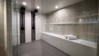 Sybaris Pool Suites Indianapolis